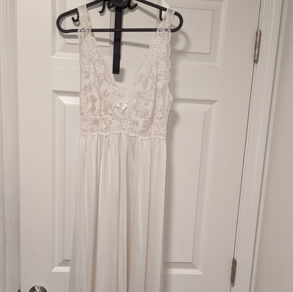 Vtg ShadowlineIvory Nightgown & Robe Set Sz S Lace Full Length. - Picture 7 of 16